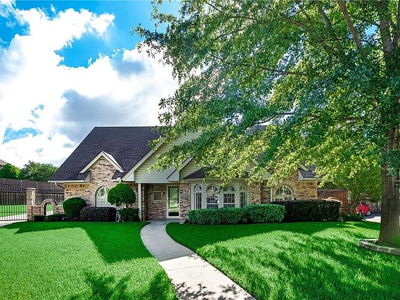 2nd image of 2201 Oak Forest Ct