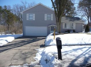 3020 Bavarian Ln, Rockford, IL