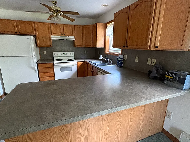23 Tennyson Cir — Photo 16