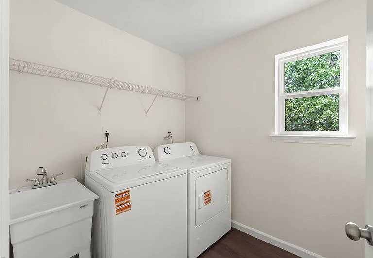 751 Amos St #B — Photo 19