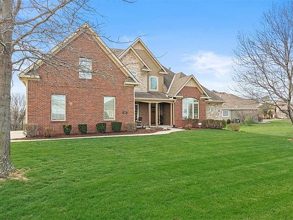 2nd image of 8165 NW Masters Ln