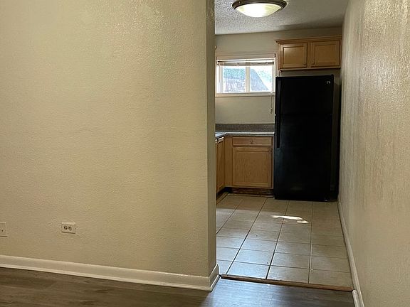 4th image of 250 Little St #101-B