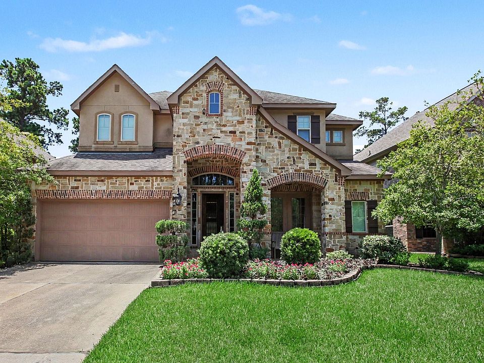 1st image of 11 Canoe Bend Dr