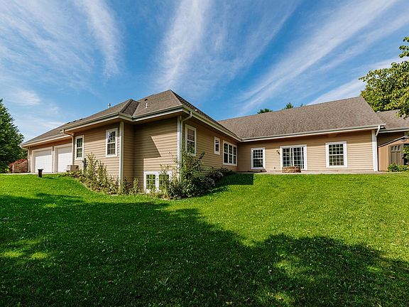 4th image of W209N11385 Reger COURT