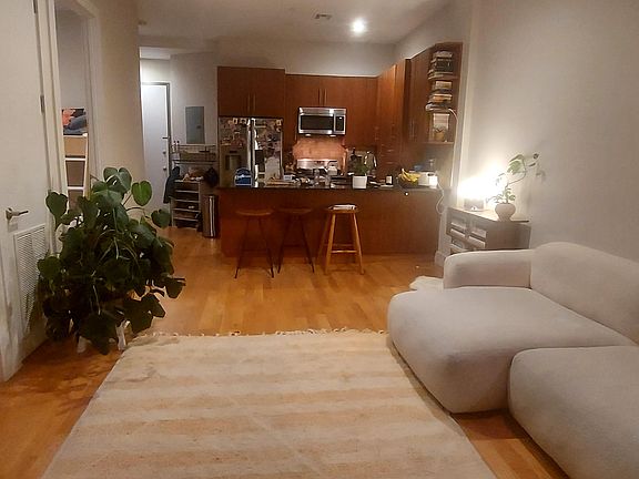 3rd image of 244 Frost St #2B
