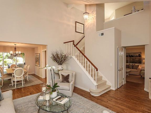 5th image of 901 Whitehall Ln