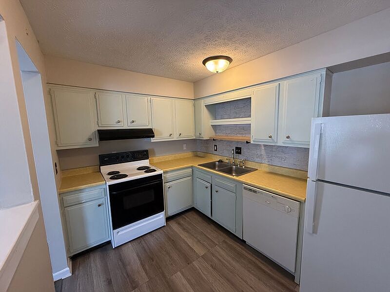 1st image of 1316 Roosevelt Ave APT 12