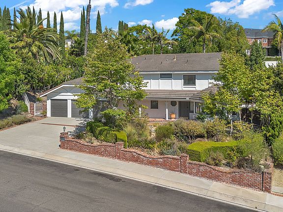 2nd image of 26232 Glen Canyon Dr