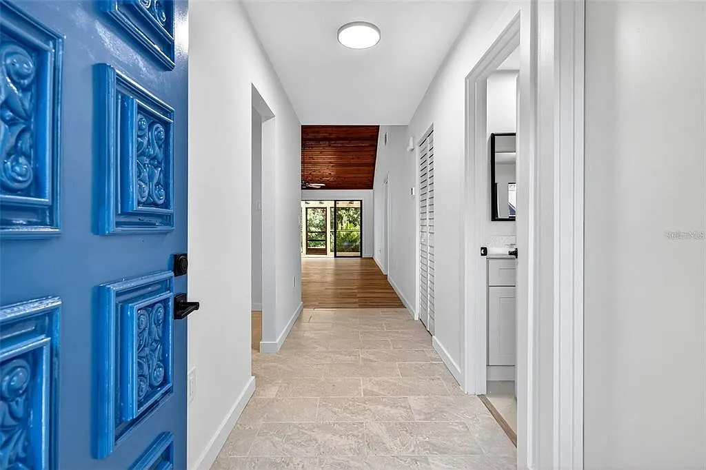 2 bed, 2.0 bath, 1249 sqft, $2,300 — Photo 4