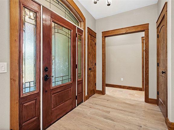 4th image of 1272 Park St