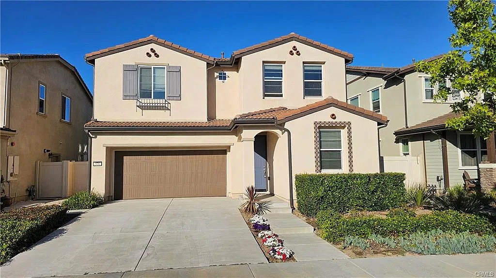4 bed, 2437 sqft, $5,000 — Photo 1