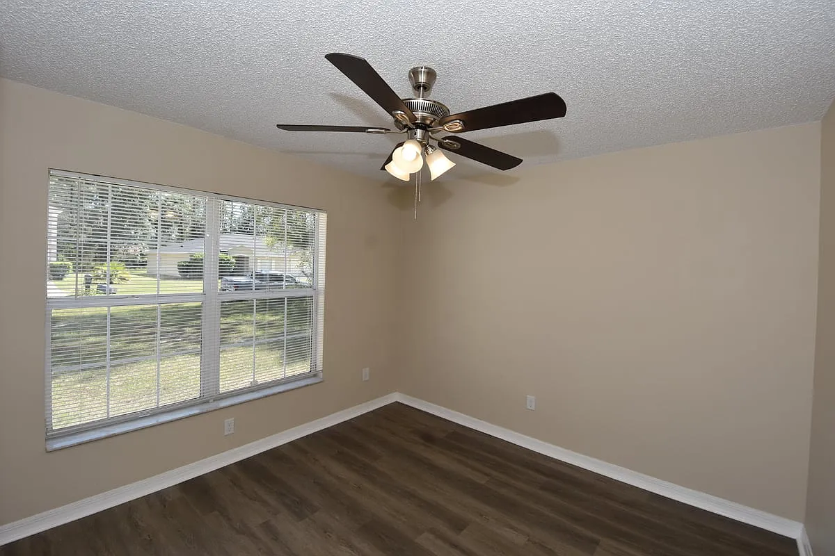 6 Seckel Ct — Photo 4