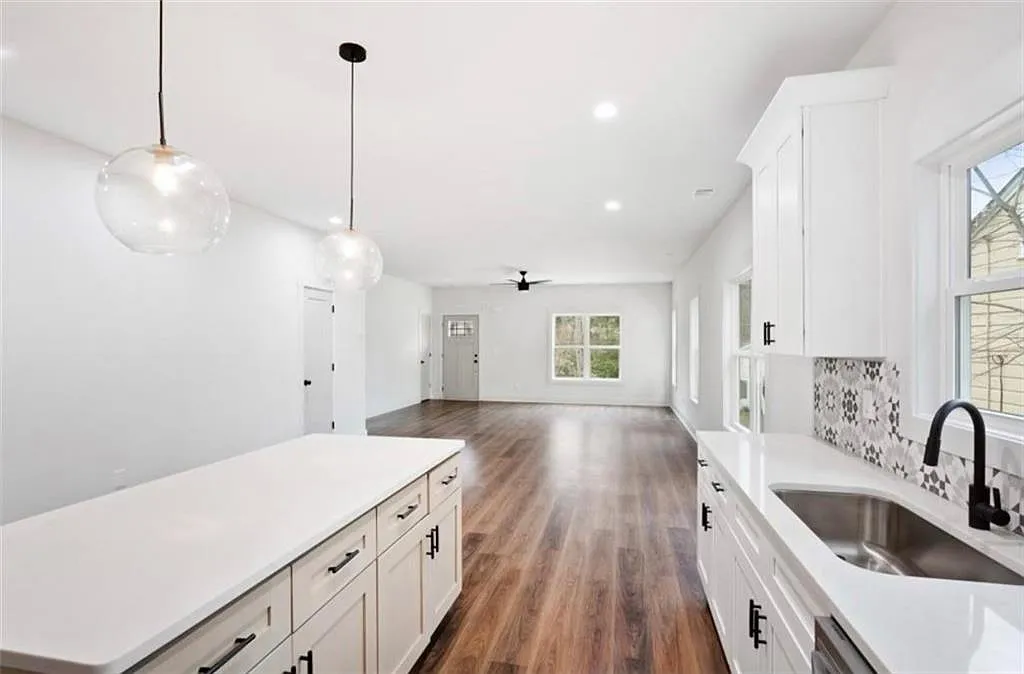 3 bed, 2.5 bath, 1589 sqft, $2,850 — Photo 3