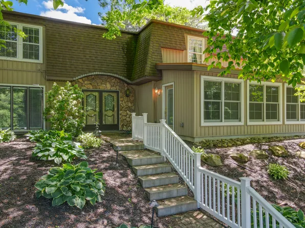 3271 Myersville Rd, Uniontown, OH 44685