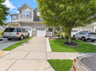 3 Crest Ct, Mount Laurel, NJ 08054
