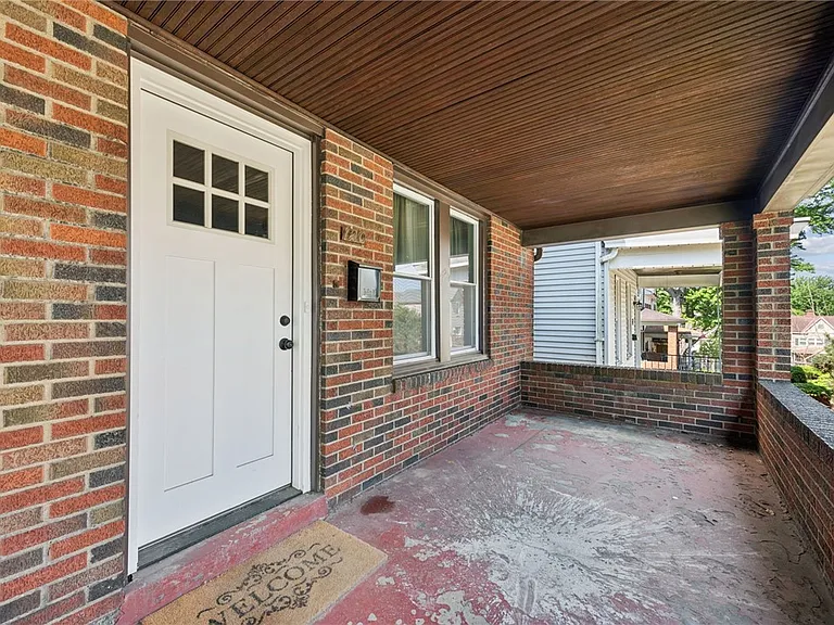 120 Arion St — Photo 2