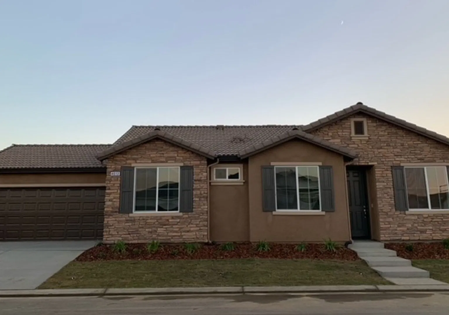 4613 W. Flagstaff Ave. - 3 Bedroom 2 Bath - Visalia — Photo 2
