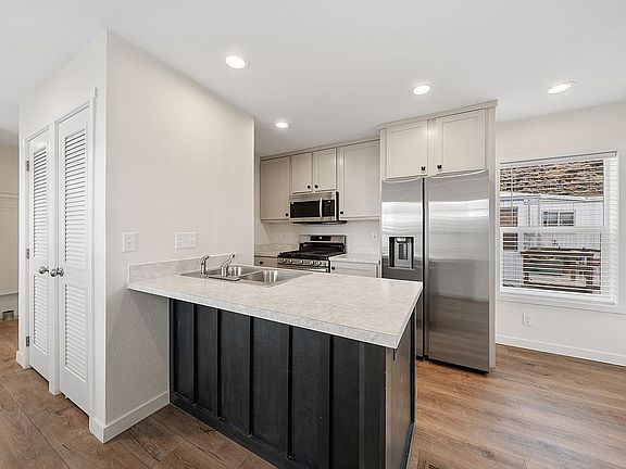 3rd image of 18 Zephyr Cir