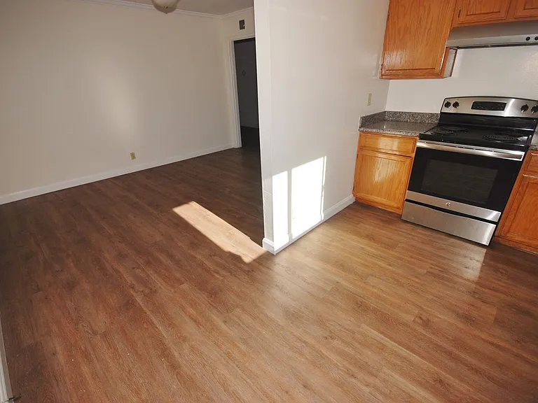 516 E. Hillsdale Ct. — Photo 5