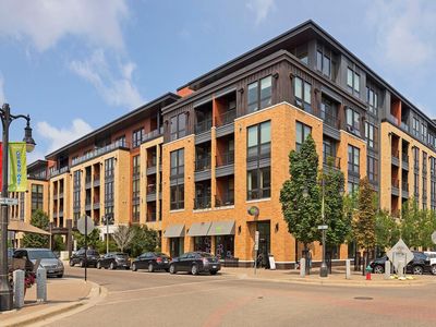 4730 Park Commons Dr Unit 204, Saint Louis Park, MN, 55416