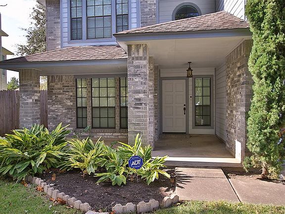 2nd image of 3426 Woodmere Ln