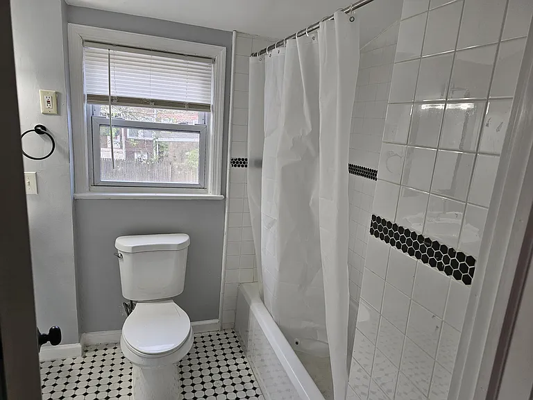 38 Webster St — Photo 5