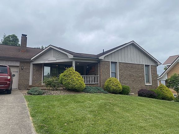 3rd image of 222 W Maple Ave