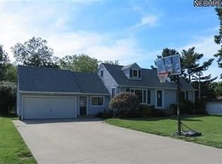 4528 Gladland Ave, North Olmsted, OH 44070