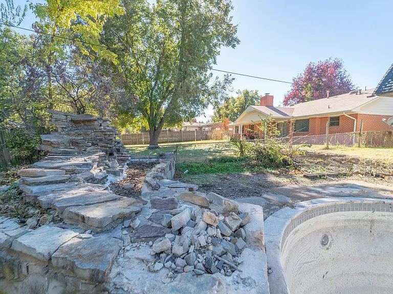 3120 Shadybrook Dr — Photo 9