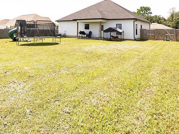 5th image of 120 Sarah Grace Dr