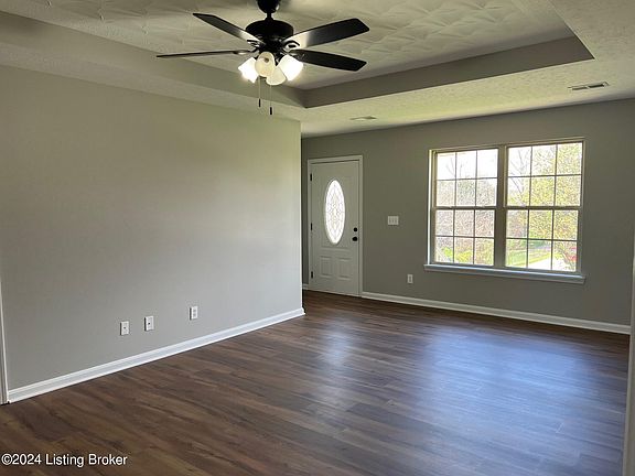 2nd image of 104 Ohio Ct