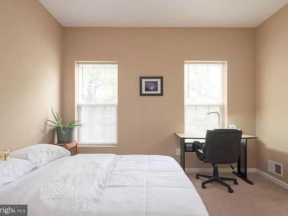 5th image of 406 E Federal St