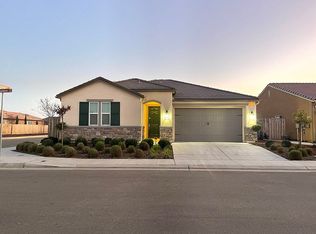 3988 Dearborn Ave, Clovis, CA 93619