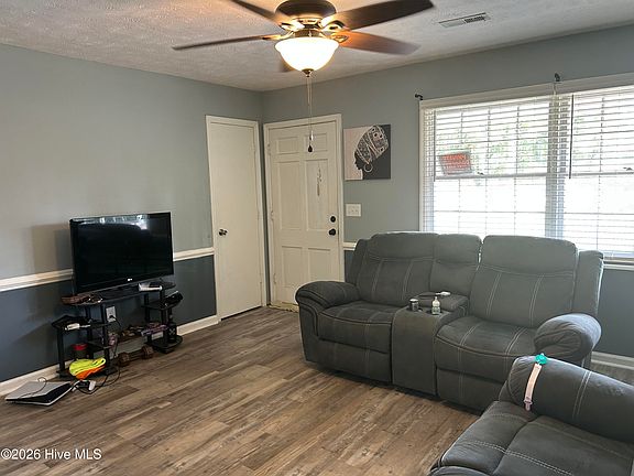 4th image of 18040 Wagram Road