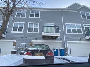 810 Village Pkwy, Circle Pines, MN 55014