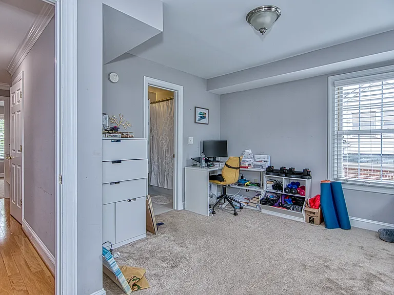 2272 S Garfield St — Photo 44