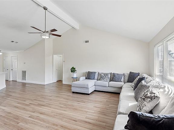 2nd image of 2632 Lexington Dr