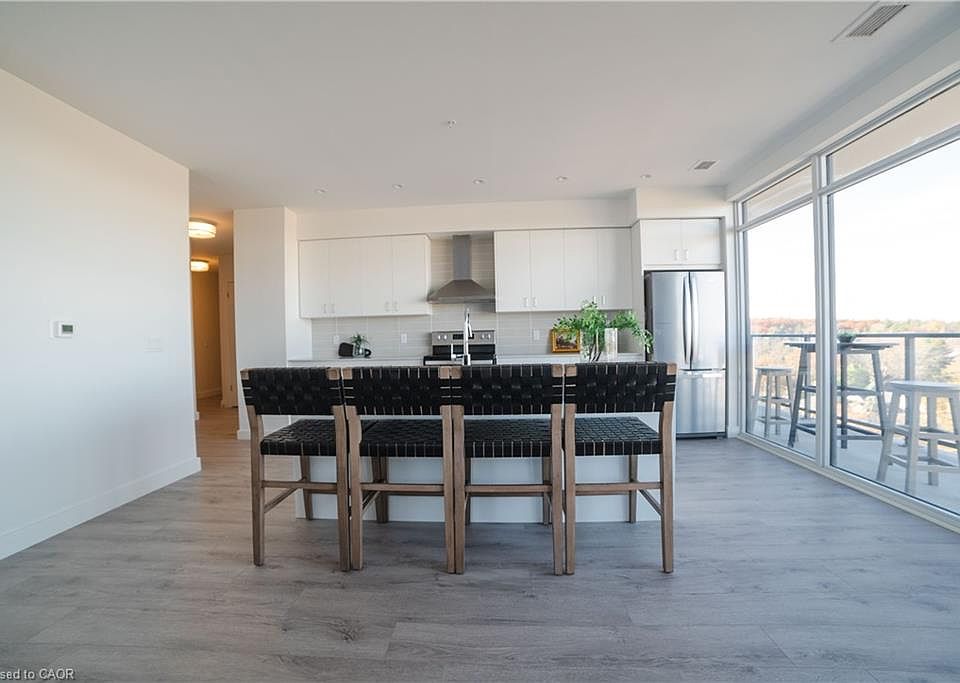 1st image of 15 Glebe St #1701