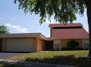 9310 NW 39th St, Sunrise, FL 33351