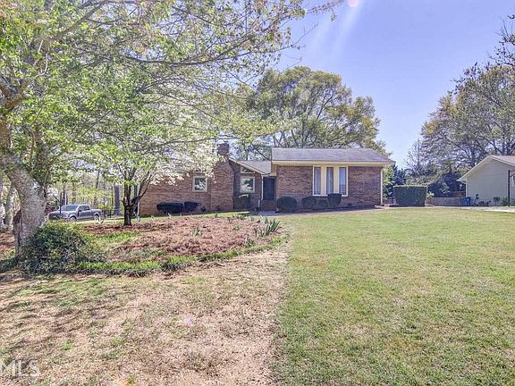 2nd image of 421 Clubland Cir SE #1318