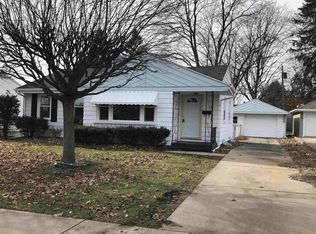 1215 Sussex Dr, South Bend, IN 46628