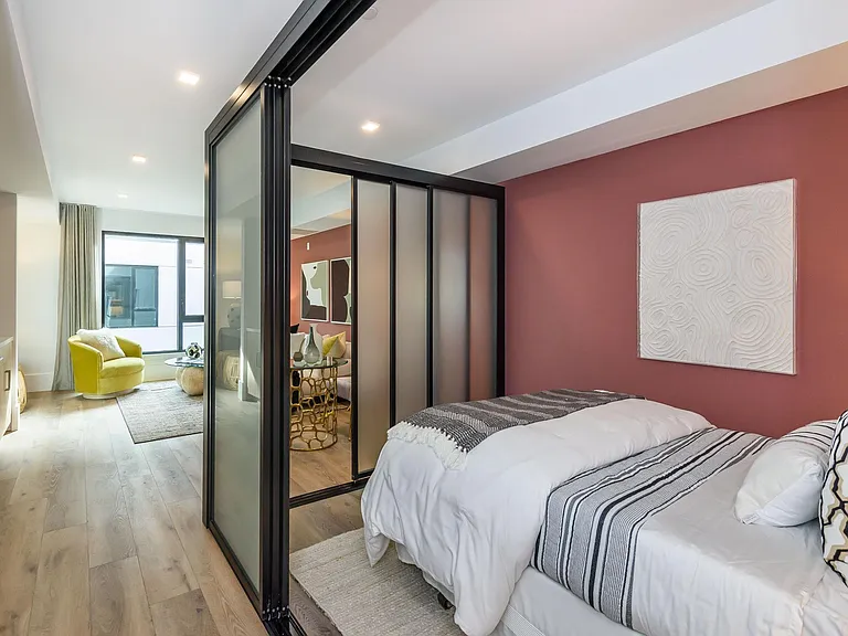 1288 Howard St #413 — Photo 3