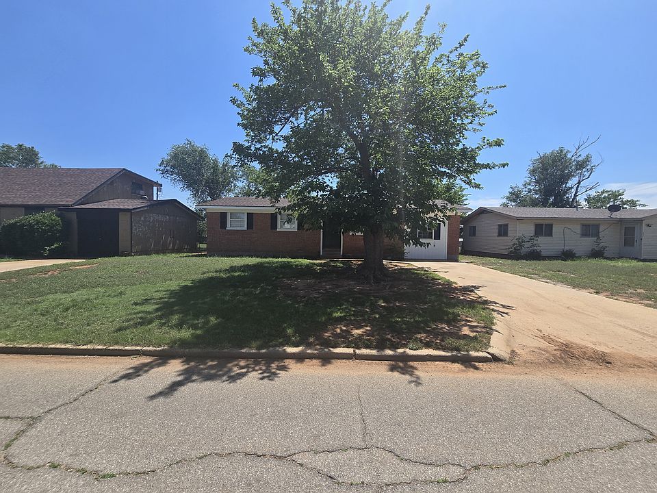 1st image of 808 Asalee St