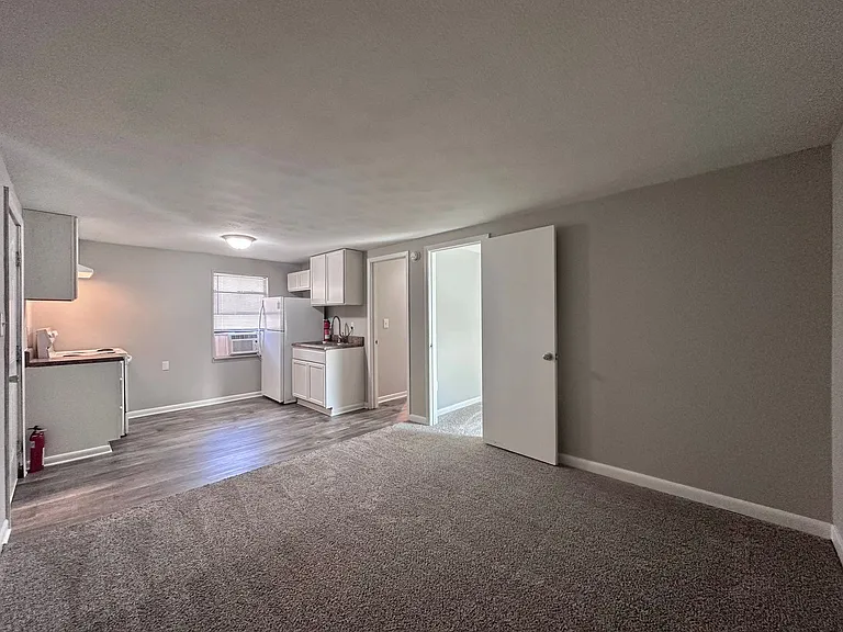 204 Courtyard Cir — Photo 82