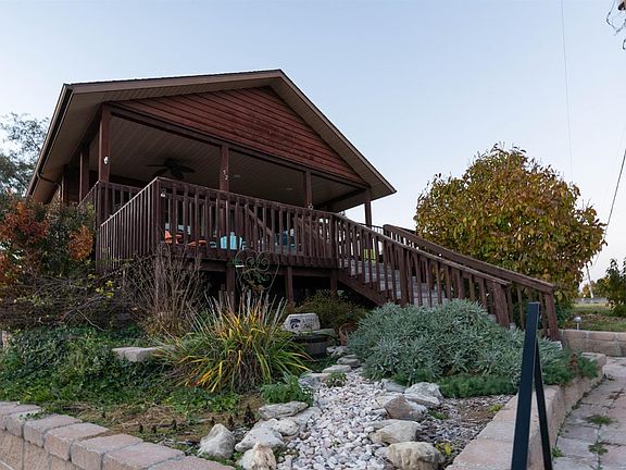 4th image of 52 Lakeshore Dr