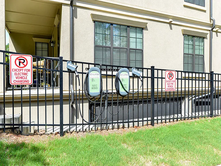 The Residences at Chastain Apartments — Photo 25