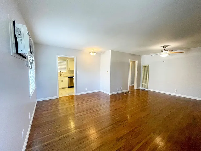 5736 Kester Ave — Photo 7