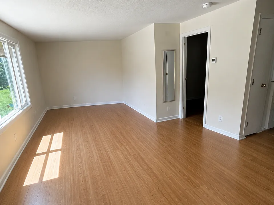 17 Burlington St #1