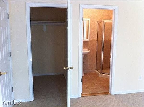 2nd image of 387 Jefferson St