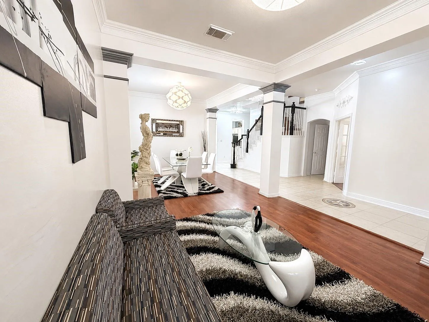 5 bed, 3.5 bath, 3200 sqft, $4,500 — Photo 4